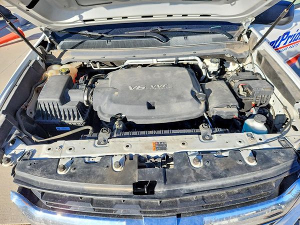 2017 CHEVROLET COLORADO Work Truck — Engine bay