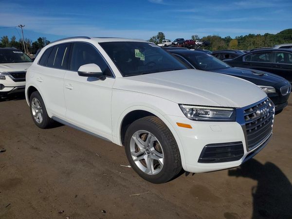 2019 AUDI Q5 quattro Premium — Passenger 3/4