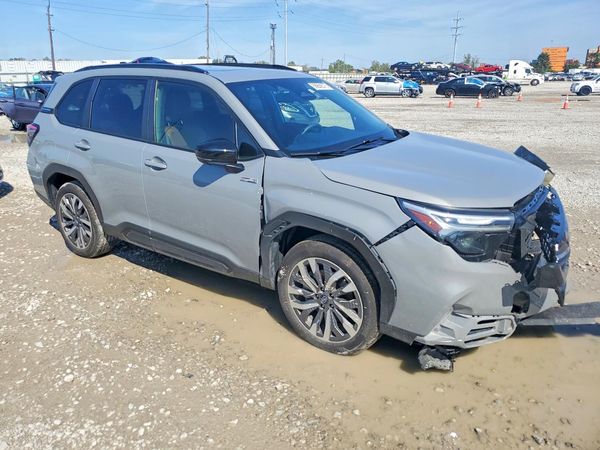 2025 SUBARU FORESTER — Passenger 3/4