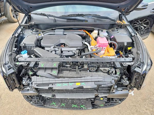 2026 KIA SPORTAGE HYBRID EX, X-Line — Engine bay