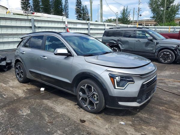 2023 KIA NIRO EX