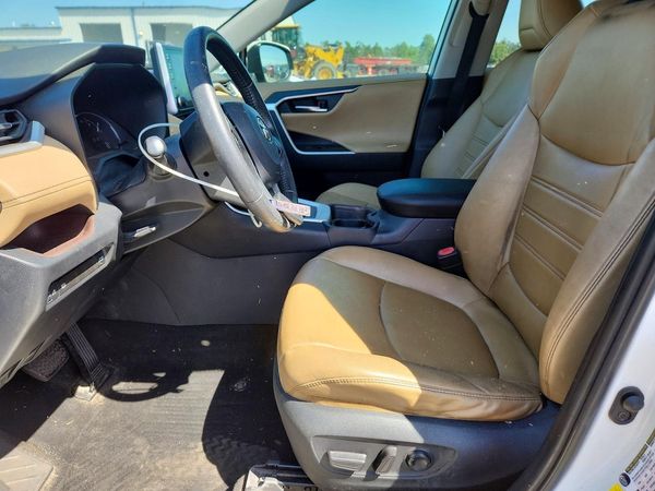 2019 TOYOTA RAV4 — DENT