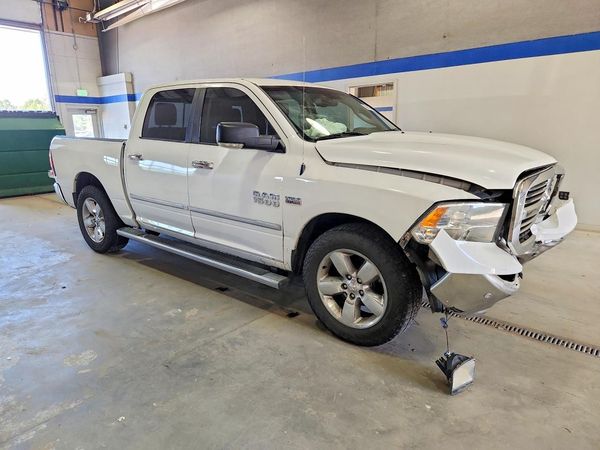 2017 RAM 1500 CRW 4X4 LRME SLT