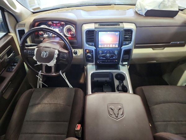 2017 RAM 1500 CRW 4X4 LRME SLT