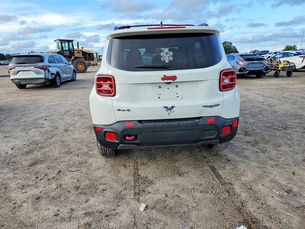 2017 JEEP RENEGADE Trailhawk