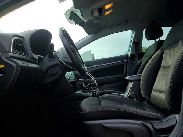 2017 HYUNDAI ELANTRA — DENT