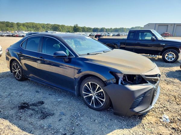 2020 TOYOTA CAMRY — Passenger 3/4