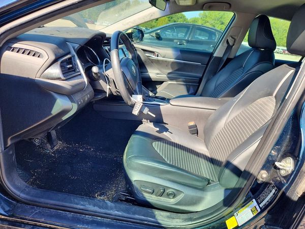 2020 TOYOTA CAMRY — DENT