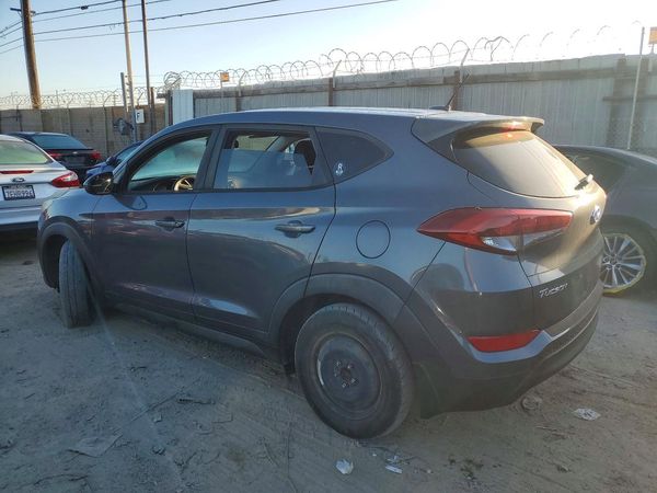 2017 HYUNDAI TUCSON SE (no options)