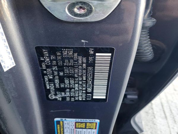 2017 HYUNDAI TUCSON SE (no options)