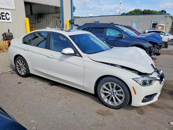 2018 BMW 320 xDrive SA — Passenger 3/4
