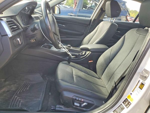 2018 BMW 320 xDrive SA — DENT
