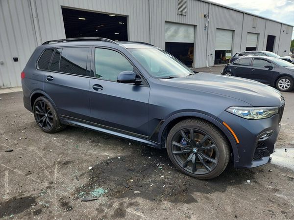 2021 BMW X7