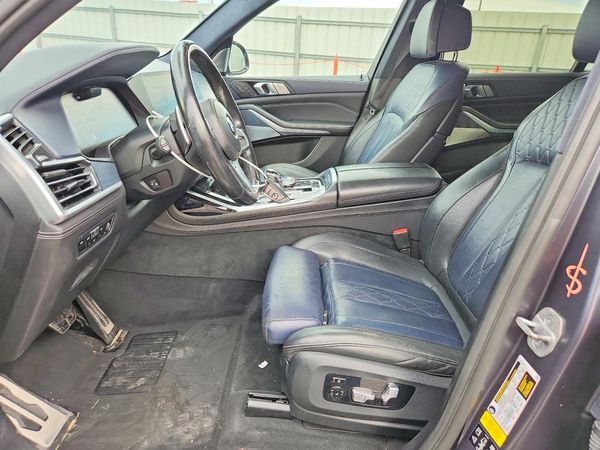 2021 BMW X7