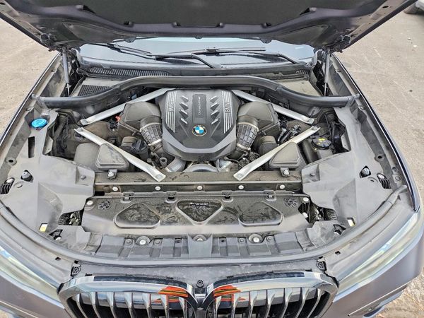2021 BMW X7
