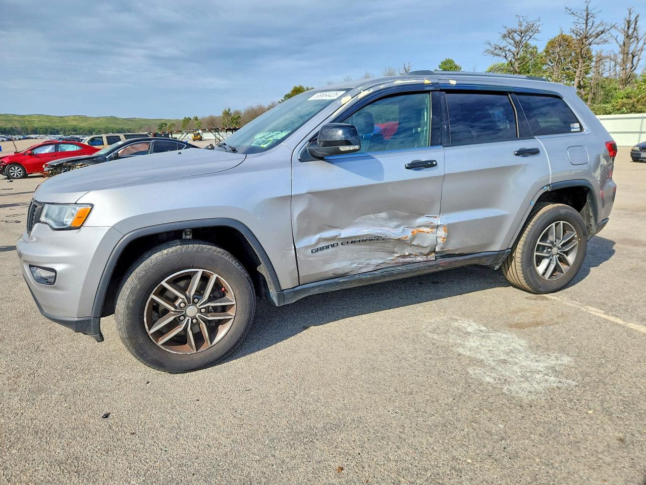 2017 JEEP GRAND CHEROKEE — Front 3/4