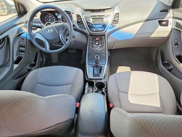 2014 HYUNDAI ELANTRA GLS(Middle)