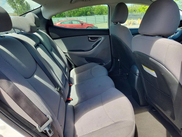 2014 HYUNDAI ELANTRA GLS(Middle)