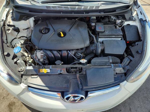 2014 HYUNDAI ELANTRA GLS(Middle)