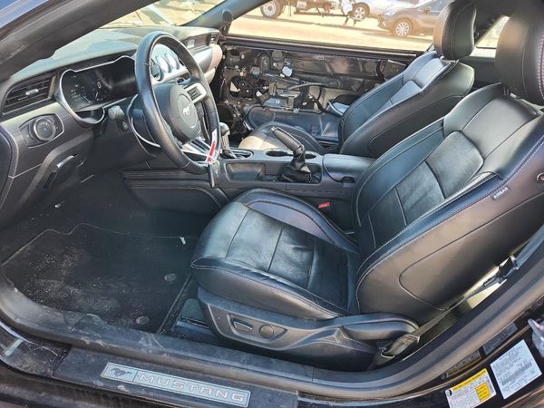 2020 FORD MUSTANG — DENT