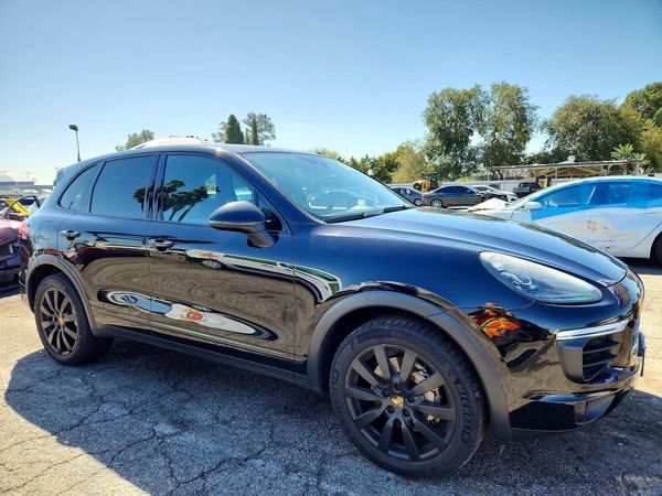 2015 PORSCHE CAYENNE