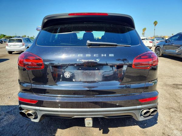 2015 PORSCHE CAYENNE