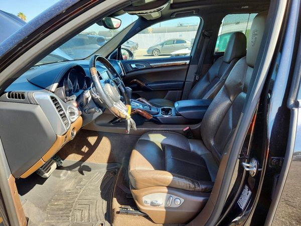 2015 PORSCHE CAYENNE