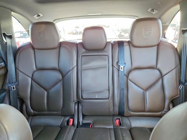 2015 PORSCHE CAYENNE