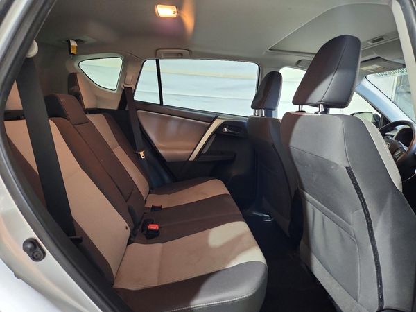 2015 TOYOTA RAV4 XLE (M Grade)