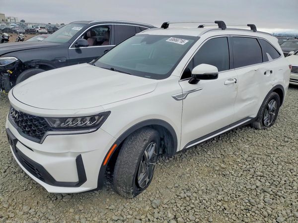 2022 KIA SORENTO S — Front 3/4