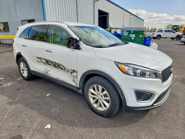 2017 KIA SORENTO L, LX