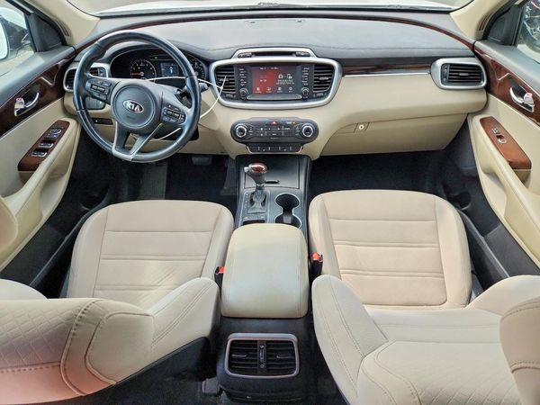 2017 KIA SORENTO L, LX