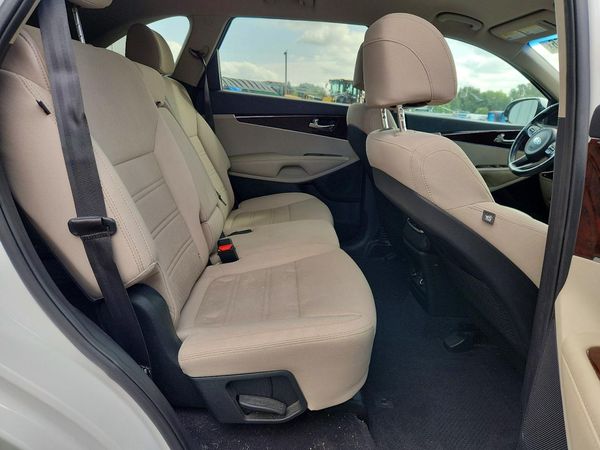 2017 KIA SORENTO L, LX
