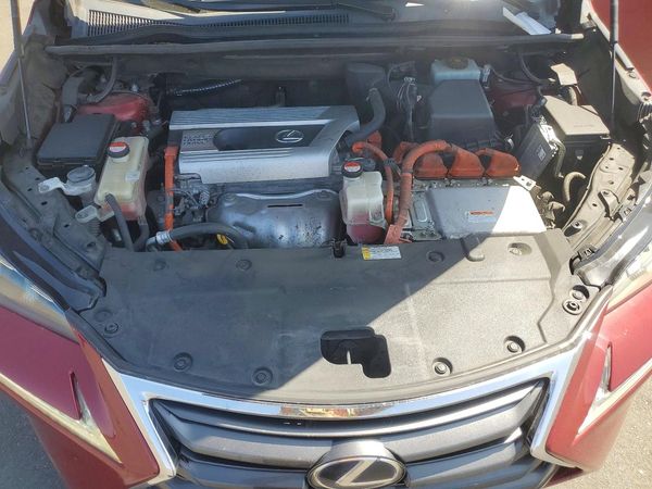 2016 LEXUS NX 300h Luxury — Engine bay