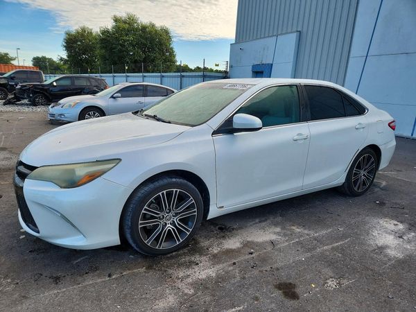 2016 TOYOTA CAMRY