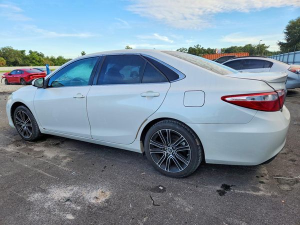2016 TOYOTA CAMRY