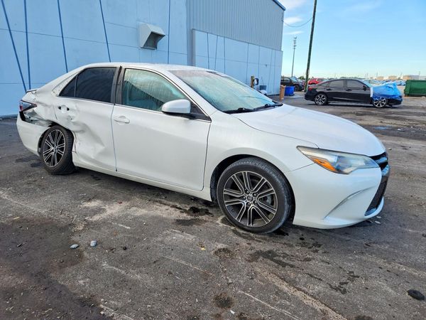 2016 TOYOTA CAMRY