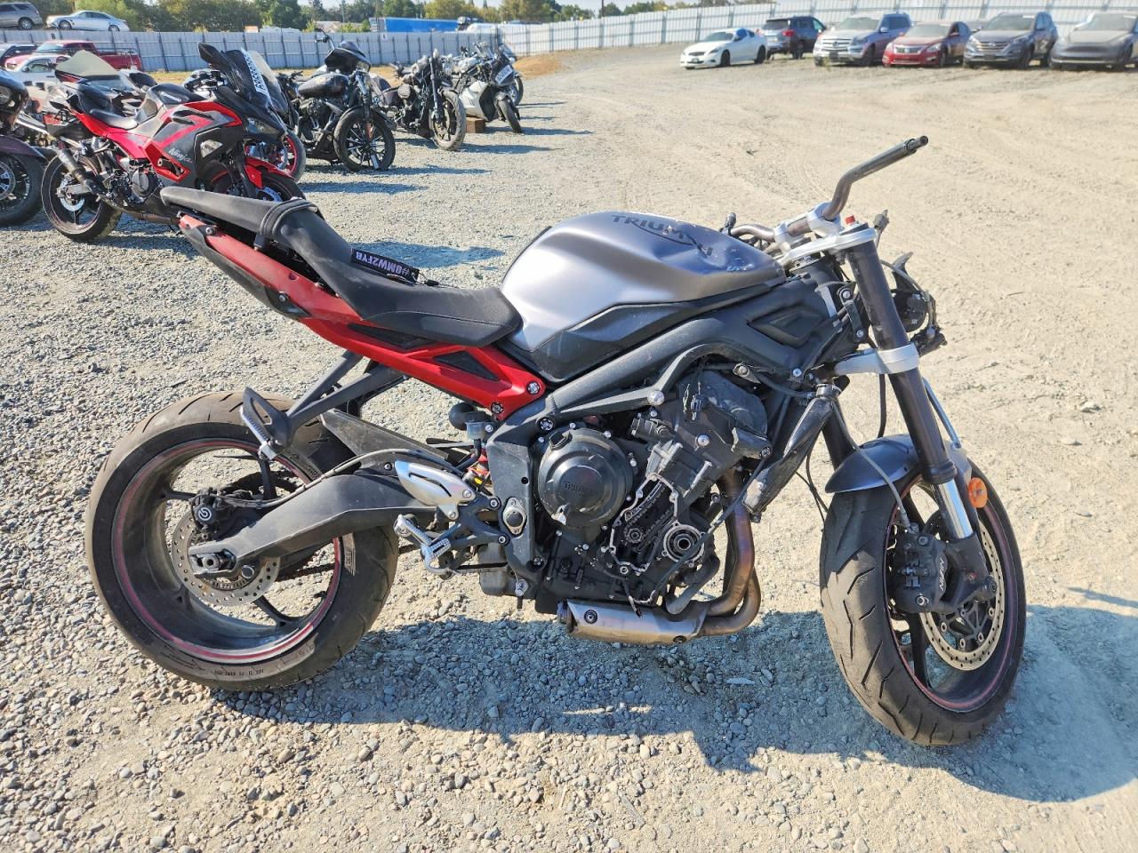 2015 TRIUMPH MOTORCYCLE STREET