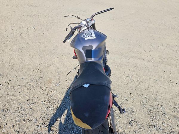 2015 TRIUMPH MOTORCYCLE STREET