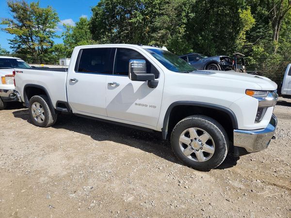 2021 CHEVROLET SILVERADO LTZ — Passenger 3/4