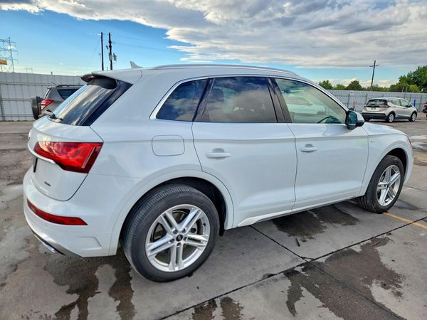 2021 AUDI Q5 E quattro Premium