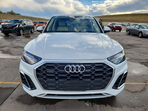 2021 AUDI Q5 E quattro Premium