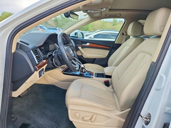 2021 AUDI Q5 E quattro Premium