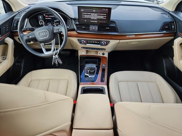 2021 AUDI Q5 E quattro Premium
