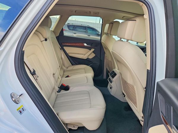 2021 AUDI Q5 E quattro Premium