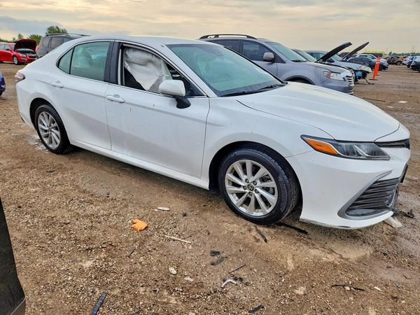 2021 TOYOTA CAMRY LE + Convenient Pkg — Passenger 3/4