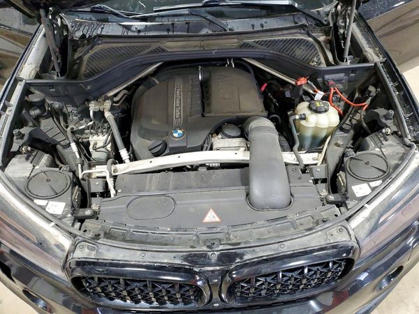 2016 BMW X5 xDrive35i — Engine bay