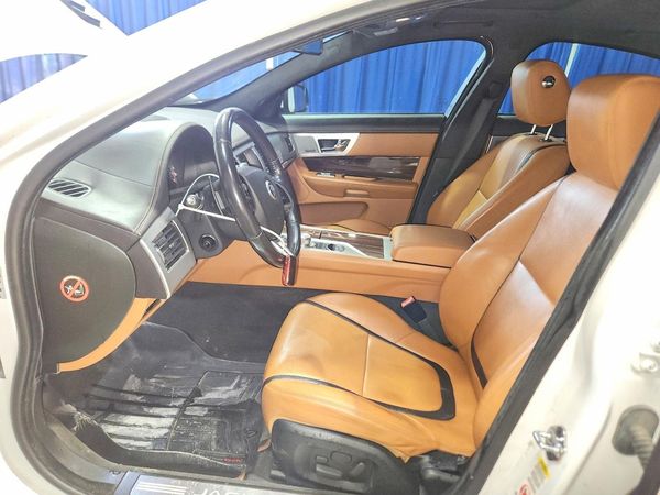 2014 JAGUAR XF — DENT