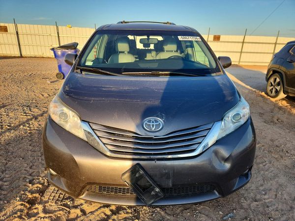 2015 TOYOTA SIENNA