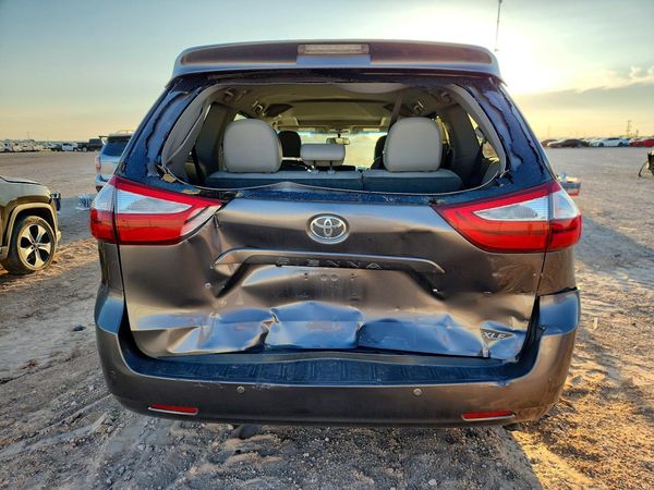 2015 TOYOTA SIENNA